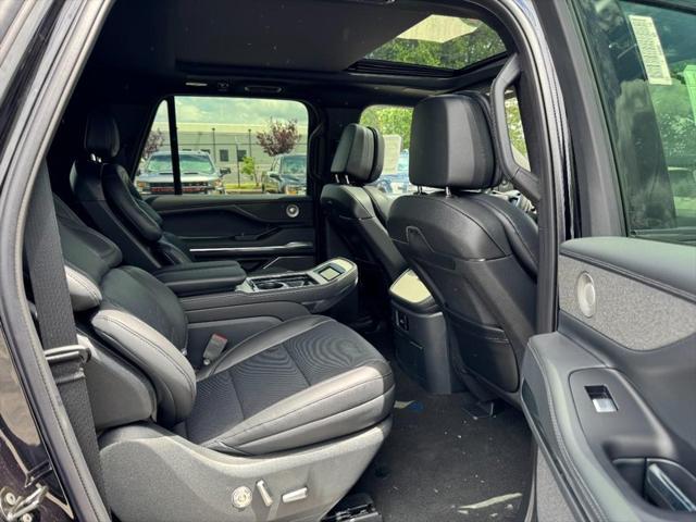 new 2025 Lincoln Navigator car, priced at $111,545