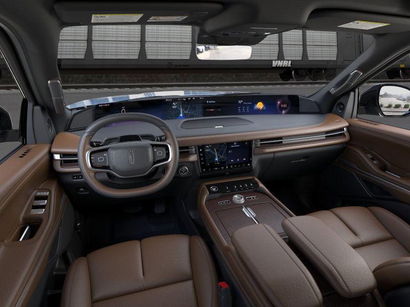 new 2025 Lincoln Navigator car, priced at $106,685