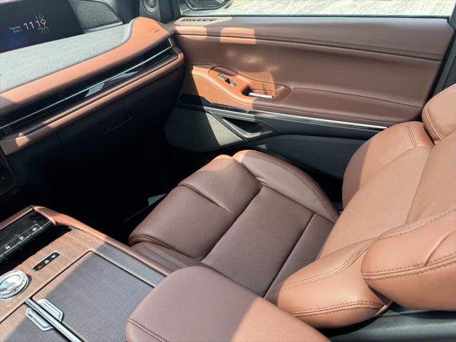 new 2025 Lincoln Navigator car, priced at $109,295