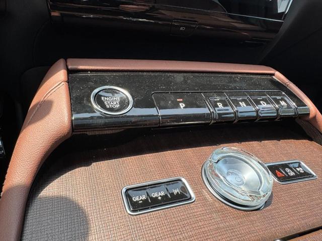 new 2025 Lincoln Navigator car, priced at $109,295