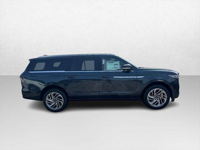 new 2025 Lincoln Navigator car, priced at $109,295
