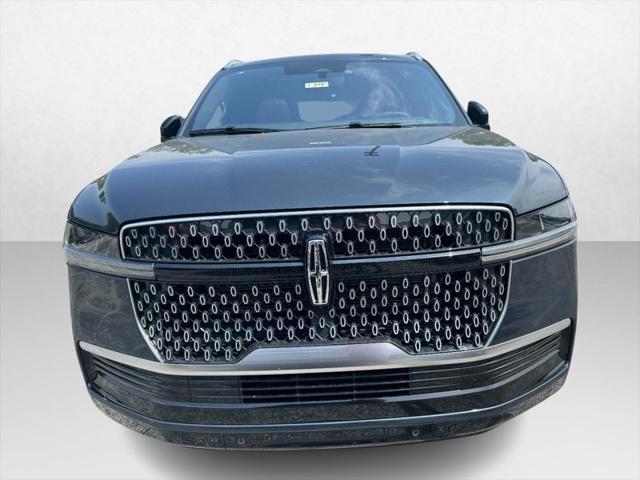 new 2025 Lincoln Navigator car, priced at $109,295