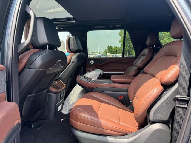 new 2025 Lincoln Navigator car, priced at $109,295