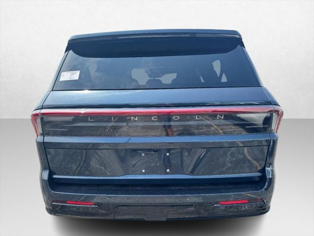 new 2025 Lincoln Navigator car, priced at $109,295