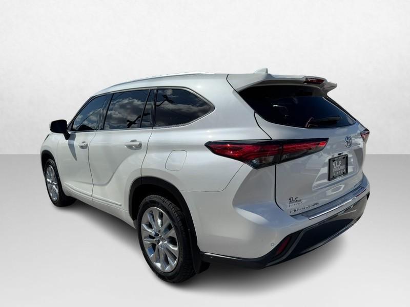 used 2021 Toyota Highlander car, priced at $29,995