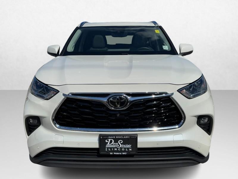 used 2021 Toyota Highlander car, priced at $29,995