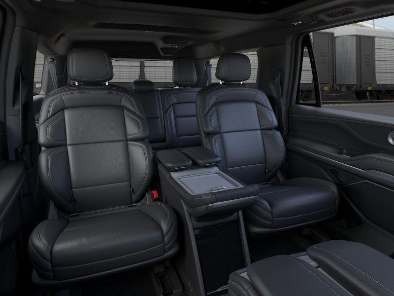new 2025 Lincoln Navigator car, priced at $112,825