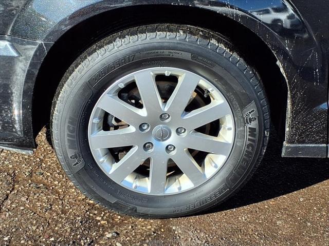 used 2015 Chrysler Town & Country car, priced at $8,995