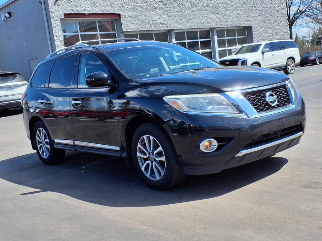 used 2016 Nissan Pathfinder car, priced at $9,995