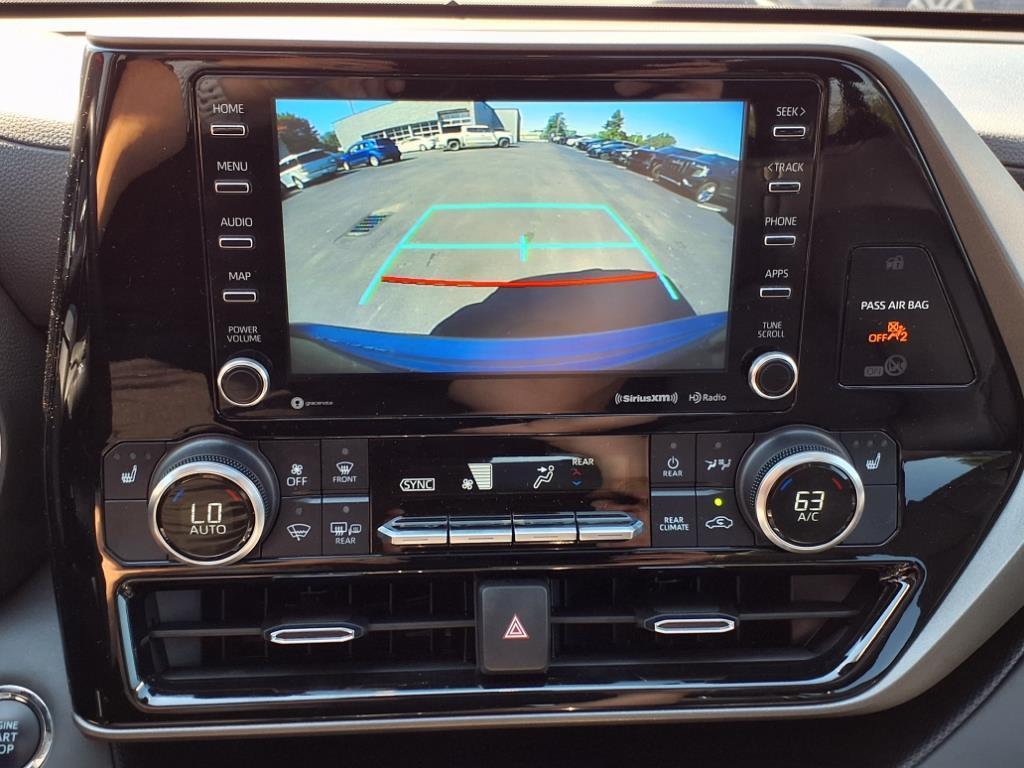 used 2022 Toyota Highlander car, priced at $39,495