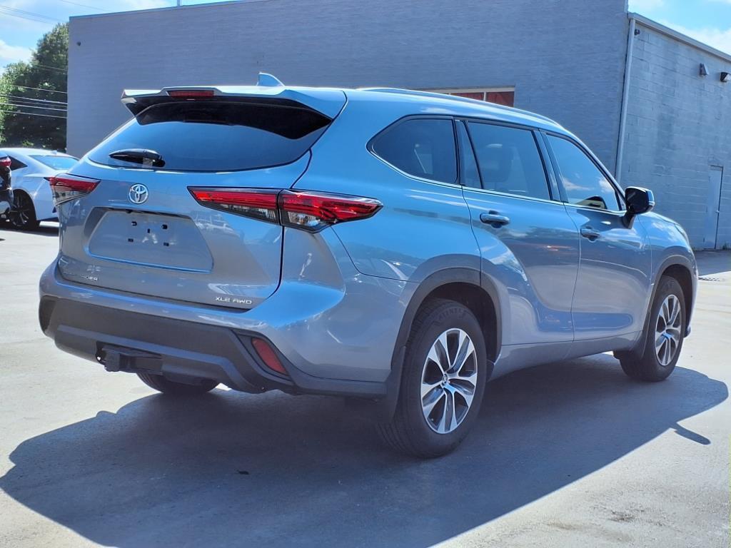 used 2022 Toyota Highlander car, priced at $39,495