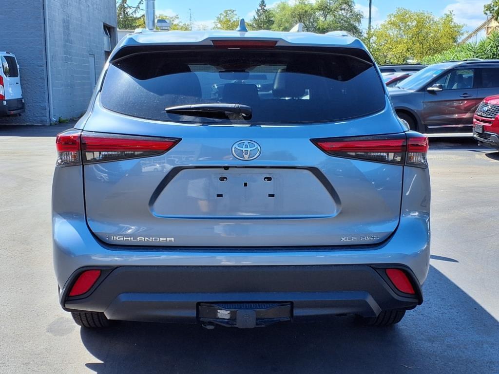 used 2022 Toyota Highlander car, priced at $39,495