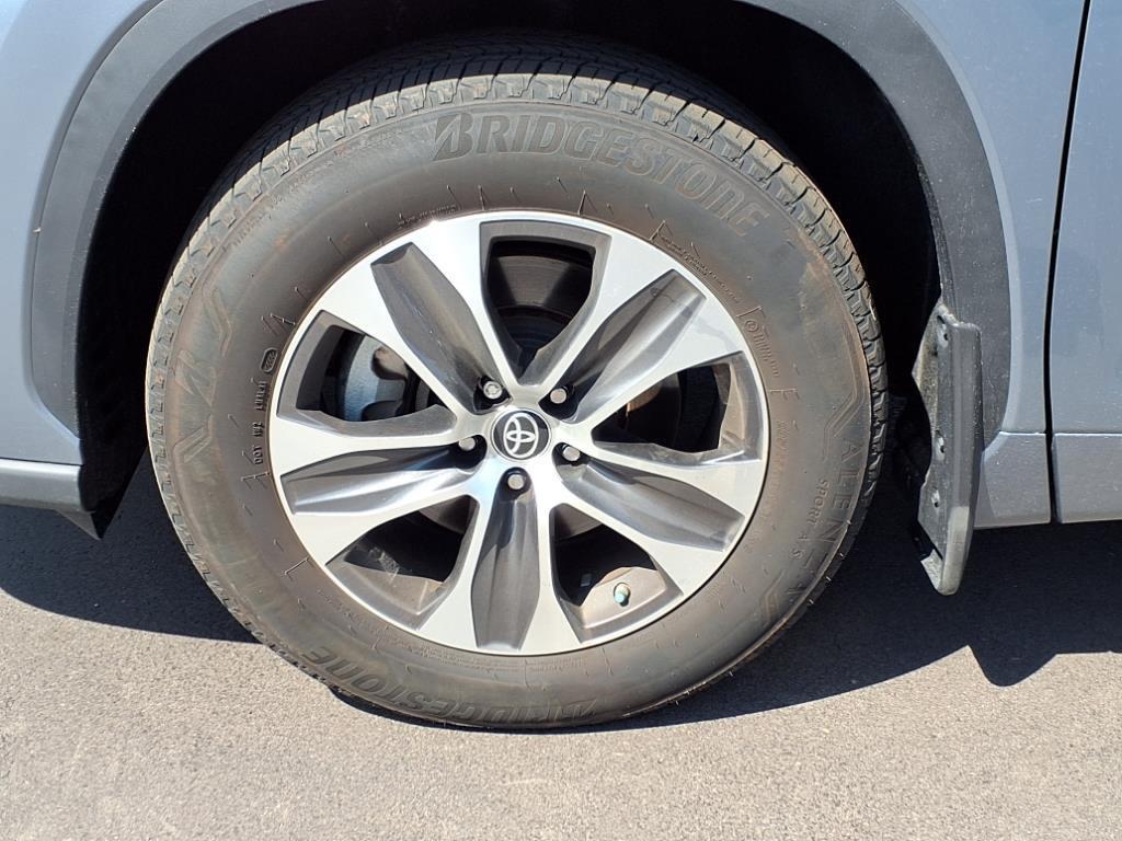 used 2022 Toyota Highlander car, priced at $39,495