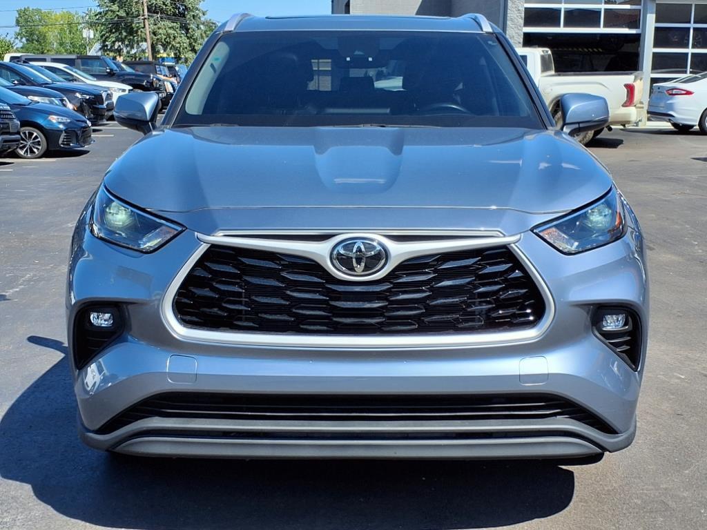 used 2022 Toyota Highlander car, priced at $39,495