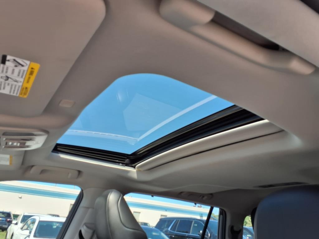 used 2022 Toyota Highlander car, priced at $39,495