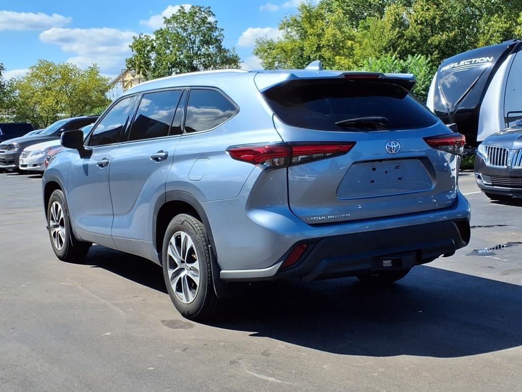 used 2022 Toyota Highlander car, priced at $39,495