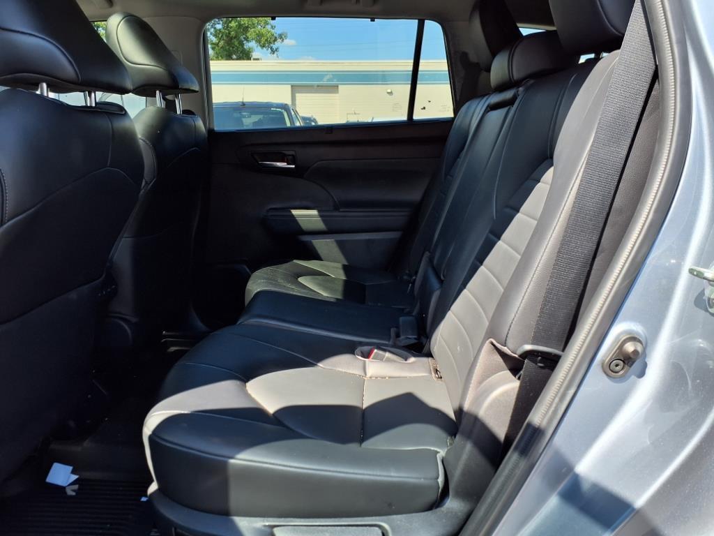 used 2022 Toyota Highlander car, priced at $39,495