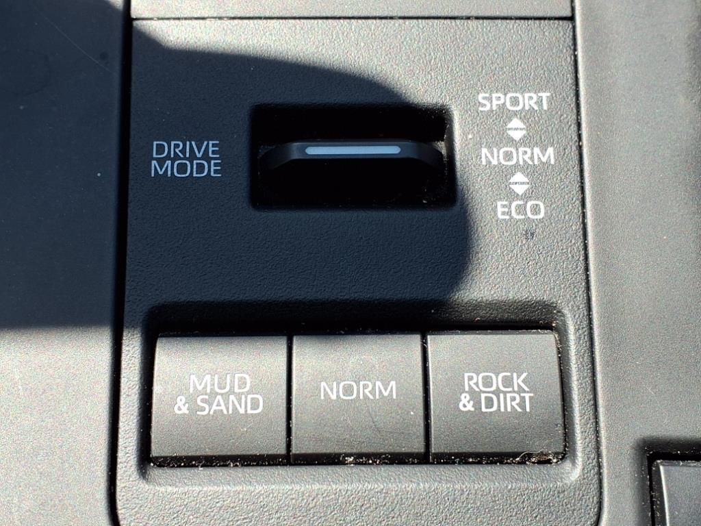 used 2022 Toyota Highlander car, priced at $39,495