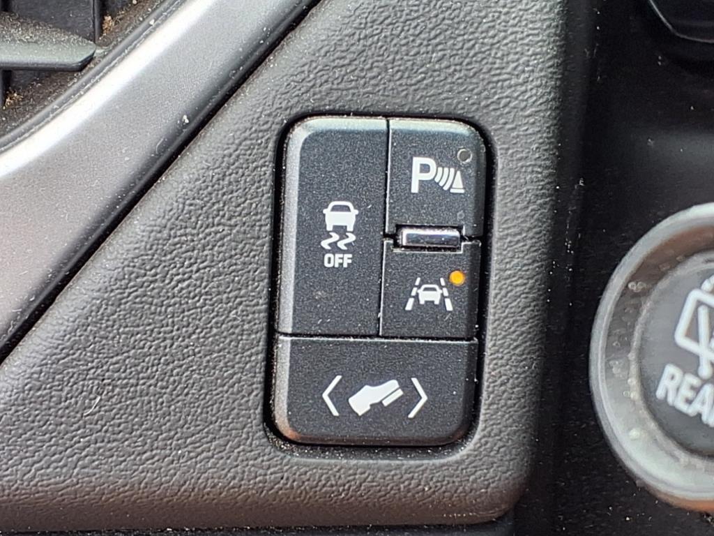used 2019 Chevrolet Suburban car, priced at $22,900
