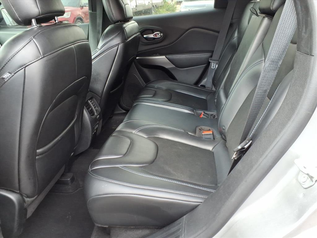 used 2019 Jeep Cherokee car, priced at $13,995