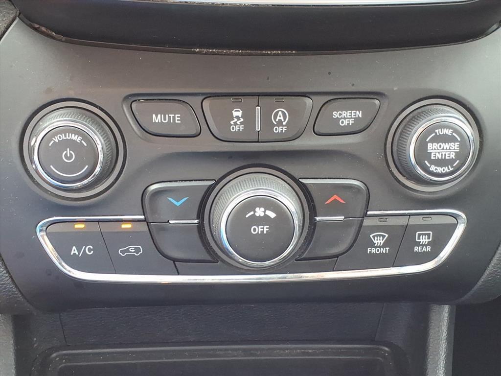 used 2019 Jeep Cherokee car, priced at $13,995
