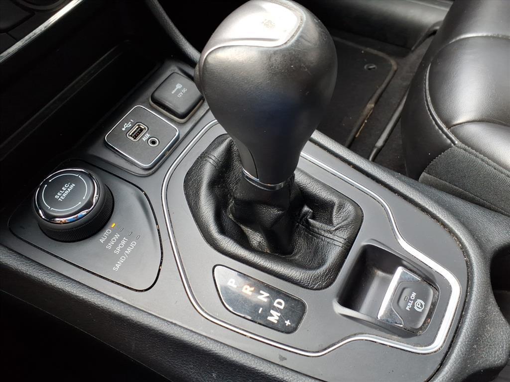 used 2019 Jeep Cherokee car, priced at $13,995