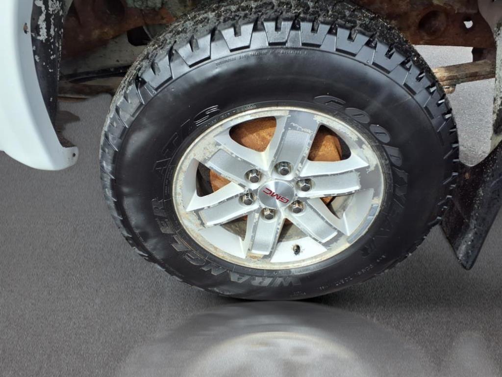 used 2010 GMC Sierra 1500 car, priced at $11,995