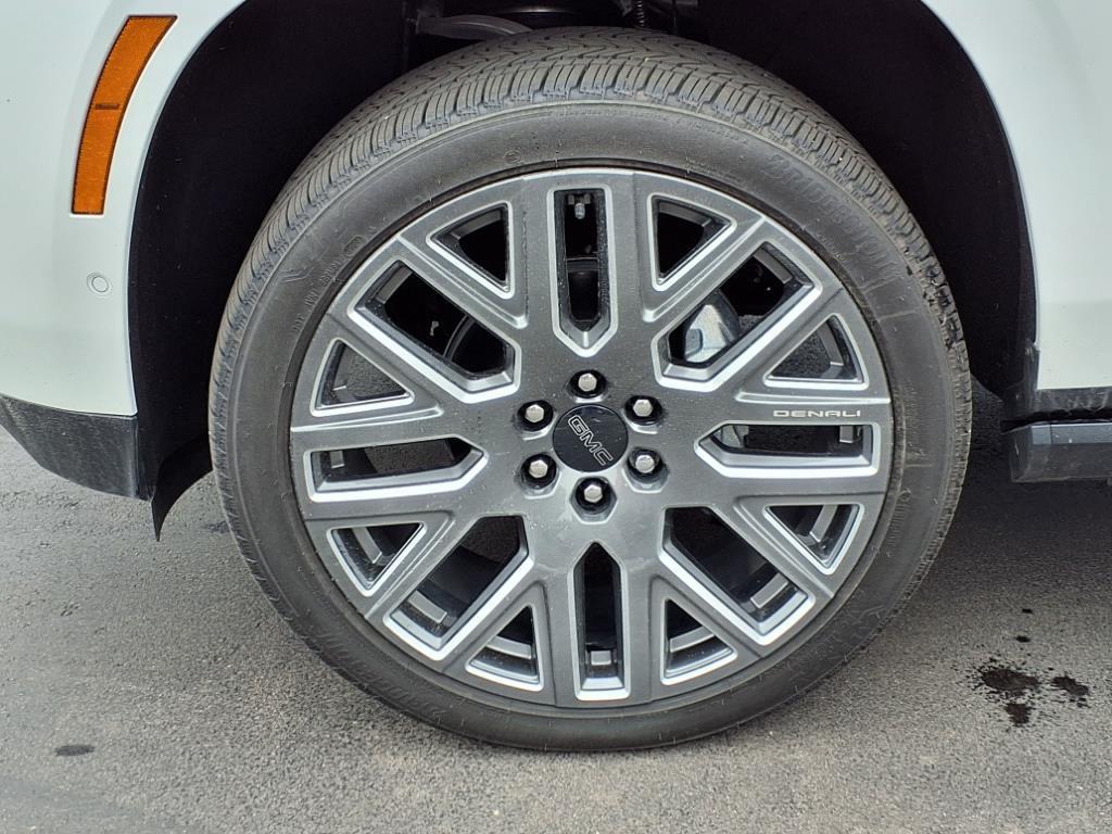 used 2025 GMC Yukon car, priced at $107,995