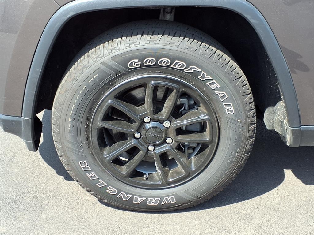 used 2020 Jeep Grand Cherokee car, priced at $24,995