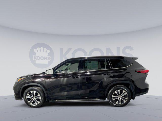 used 2021 Toyota Highlander car, priced at $29,000