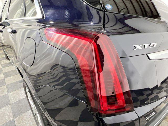 used 2022 Cadillac XT5 car, priced at $33,000