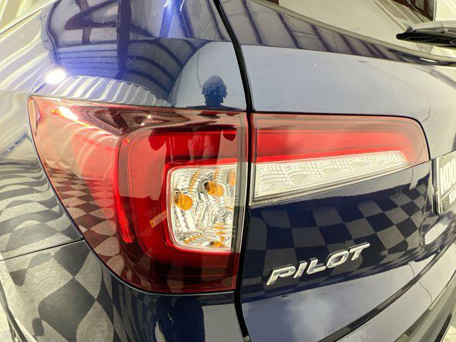 used 2022 Honda Pilot car, priced at $28,000