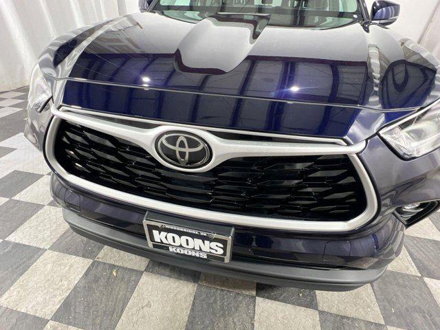 used 2021 Toyota Highlander car, priced at $31,000