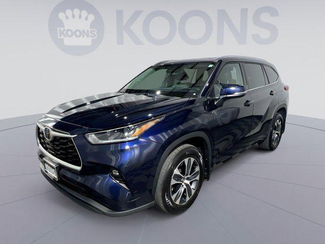 used 2021 Toyota Highlander car, priced at $31,000