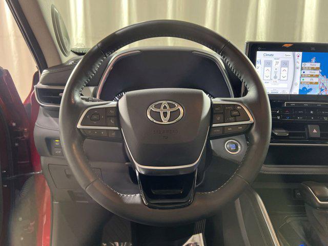 used 2021 Toyota Highlander car, priced at $36,000