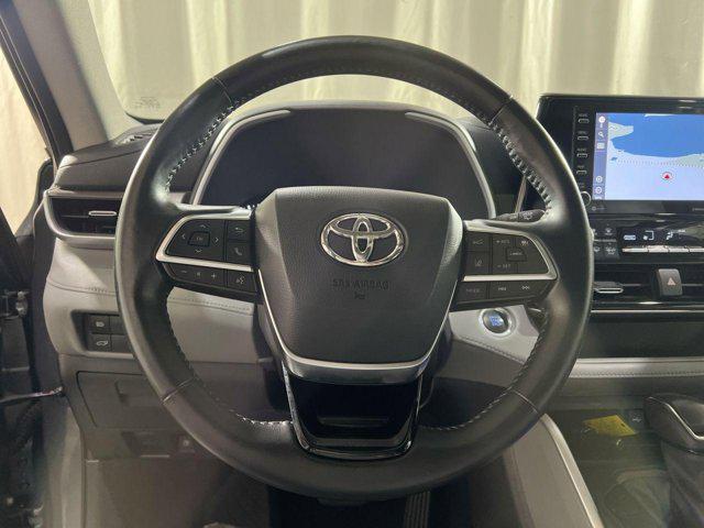 used 2021 Toyota Highlander car, priced at $33,000