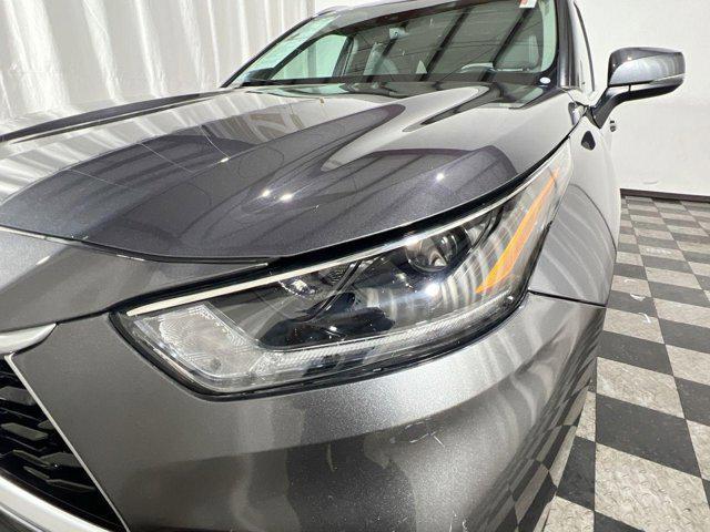 used 2021 Toyota Highlander car, priced at $33,000