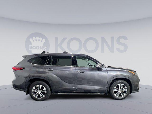 used 2021 Toyota Highlander car, priced at $33,000