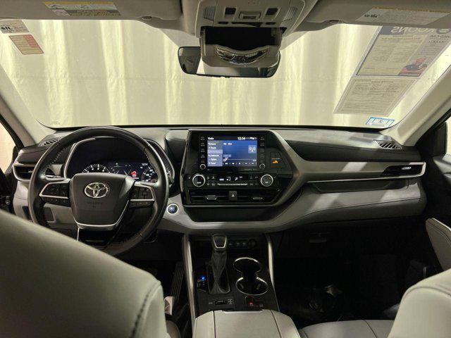 used 2021 Toyota Highlander car, priced at $33,000