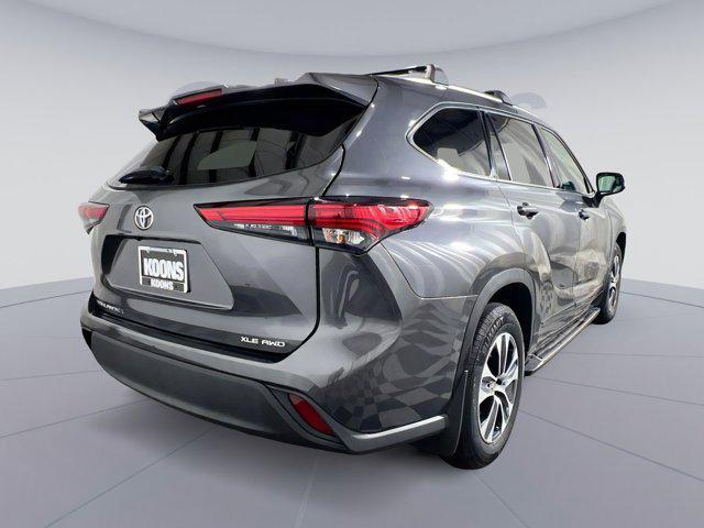 used 2021 Toyota Highlander car, priced at $33,000