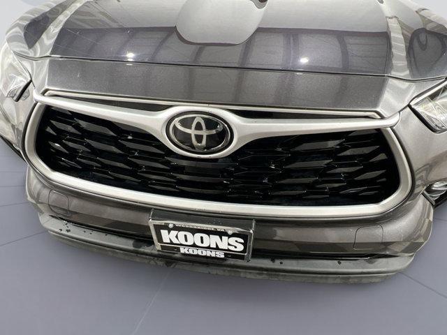 used 2021 Toyota Highlander car, priced at $33,000