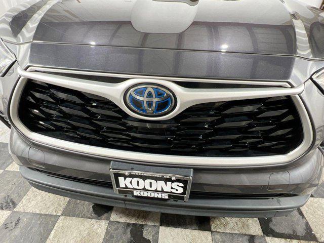 used 2021 Toyota Highlander Hybrid car, priced at $36,000