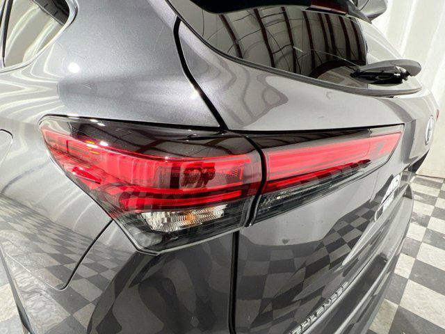 used 2021 Toyota Highlander Hybrid car, priced at $36,000