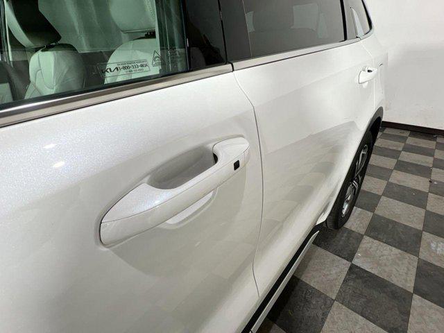 used 2023 Kia Sorento Plug-In Hybrid car, priced at $41,000