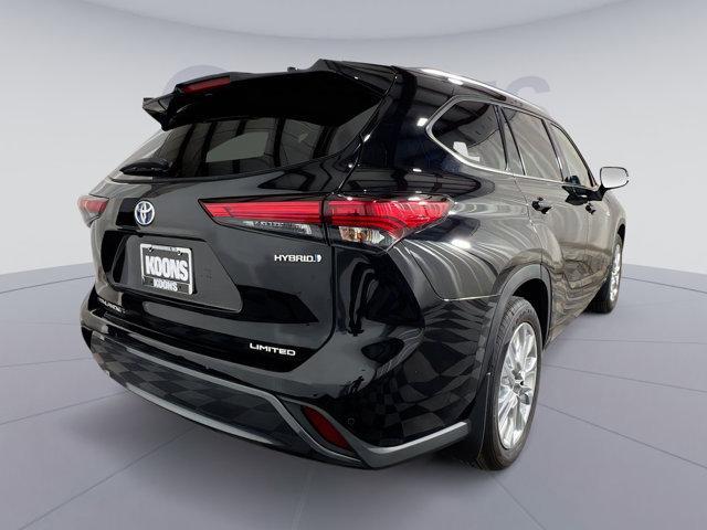 used 2021 Toyota Highlander Hybrid car, priced at $35,000