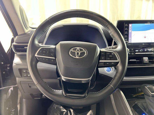 used 2021 Toyota Highlander Hybrid car, priced at $35,000