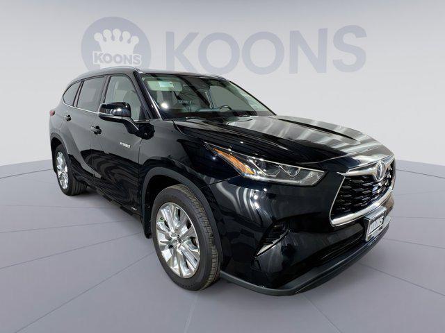 used 2021 Toyota Highlander Hybrid car, priced at $35,000