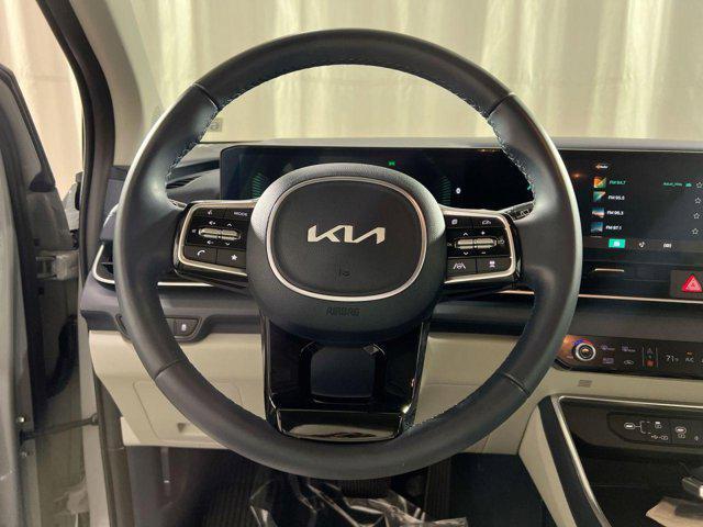used 2025 Kia Carnival car, priced at $39,000
