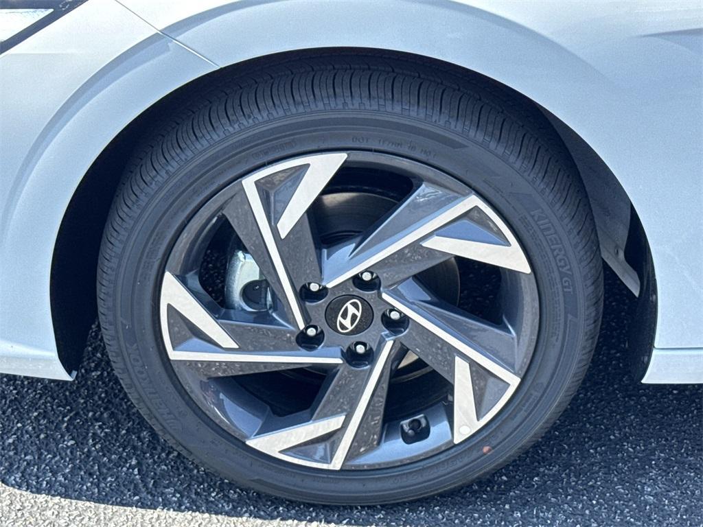new 2025 Hyundai Elantra car, priced at $27,450