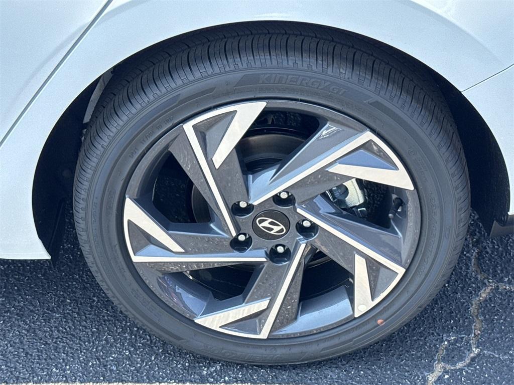 new 2025 Hyundai Elantra car, priced at $27,450